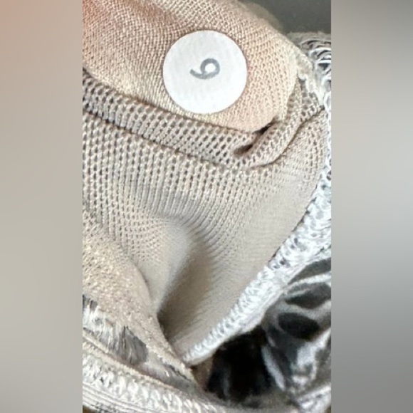 Lululemon Straight Up Bra Ace Spot White Black/Dottie Dash | EUC!!🖤 - Picture 9 of 9